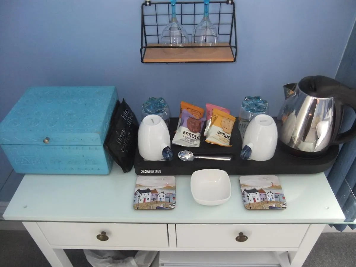 Fourrooms - Couples Only Blackpool Bed & Breakfast