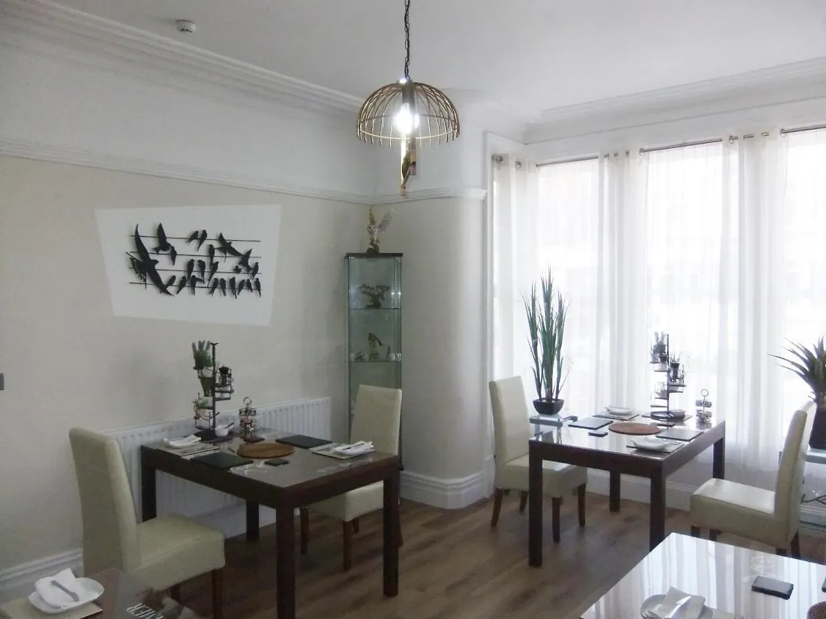 Bed & Breakfast Fourrooms - Couples Only Blackpool