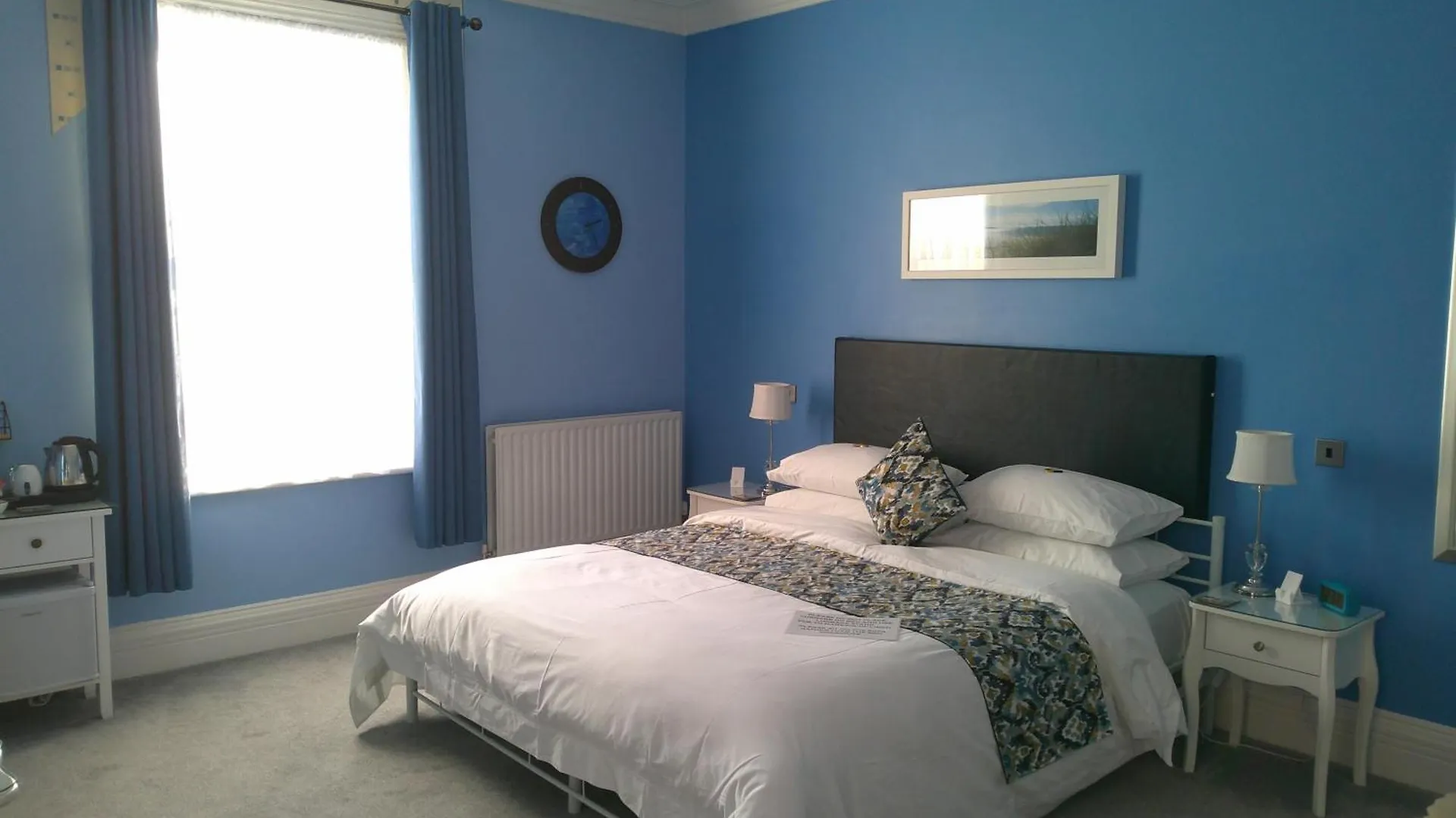 Bed & Breakfast Fourrooms - Couples Only Blackpool