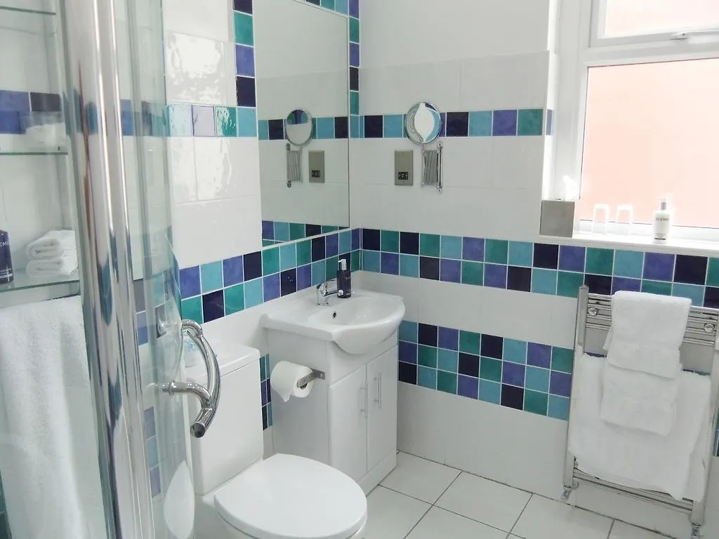 Fourrooms - Couples Only Blackpool Bed & Breakfast